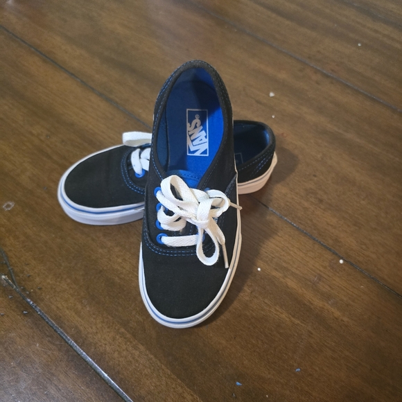Vans Black and White Classic Sneakers with Signature Stripe - Picture 1 of 8